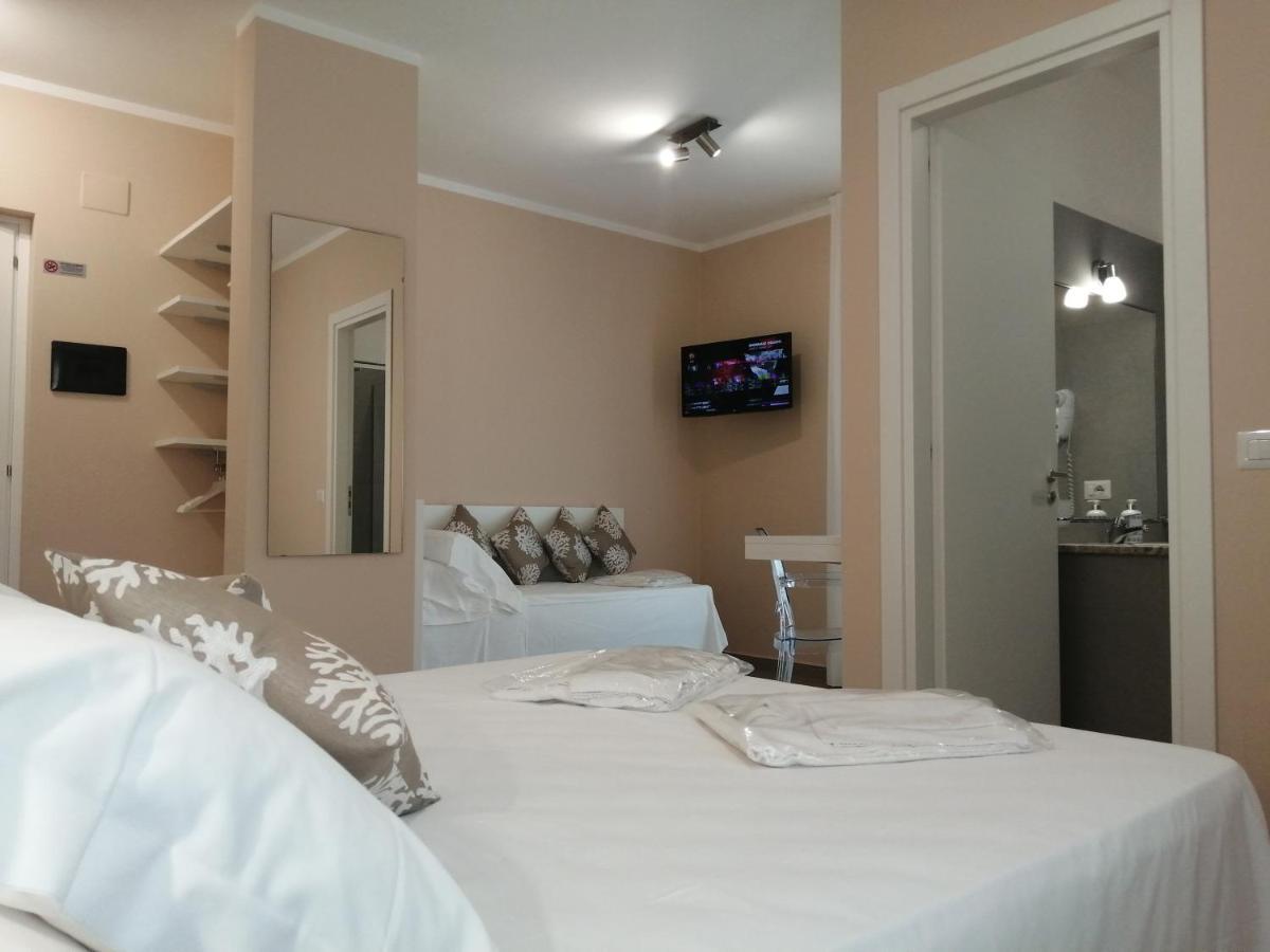 Villa Laura Residence Hotel Apartments & Studios Ашеа Екстер'єр фото