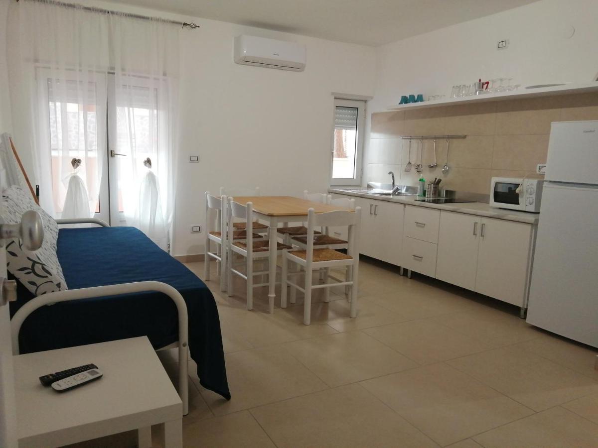 Villa Laura Residence Hotel Apartments & Studios Ашеа Екстер'єр фото