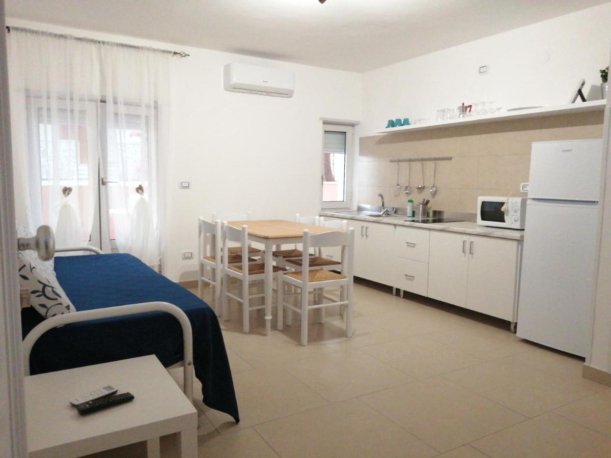Villa Laura Residence Hotel Apartments & Studios Ашеа Екстер'єр фото