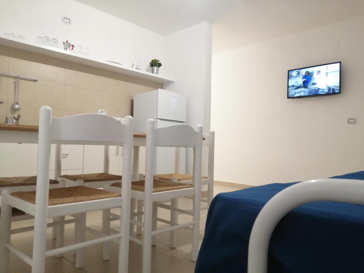 Villa Laura Residence Hotel Apartments & Studios Ашеа Екстер'єр фото