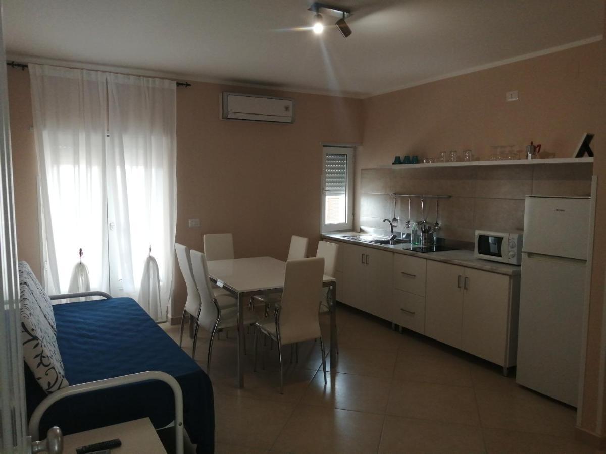 Villa Laura Residence Hotel Apartments & Studios Ашеа Екстер'єр фото