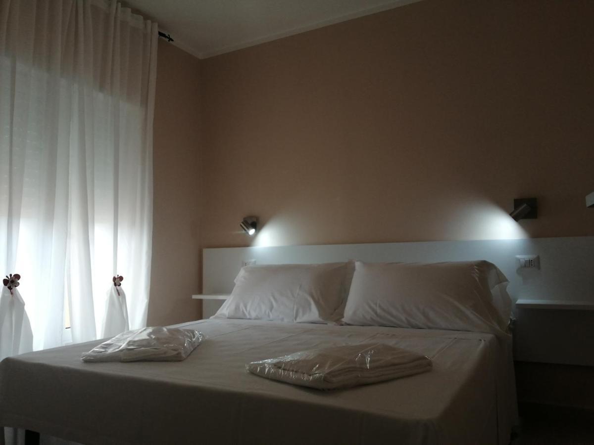 Villa Laura Residence Hotel Apartments & Studios Ашеа Екстер'єр фото