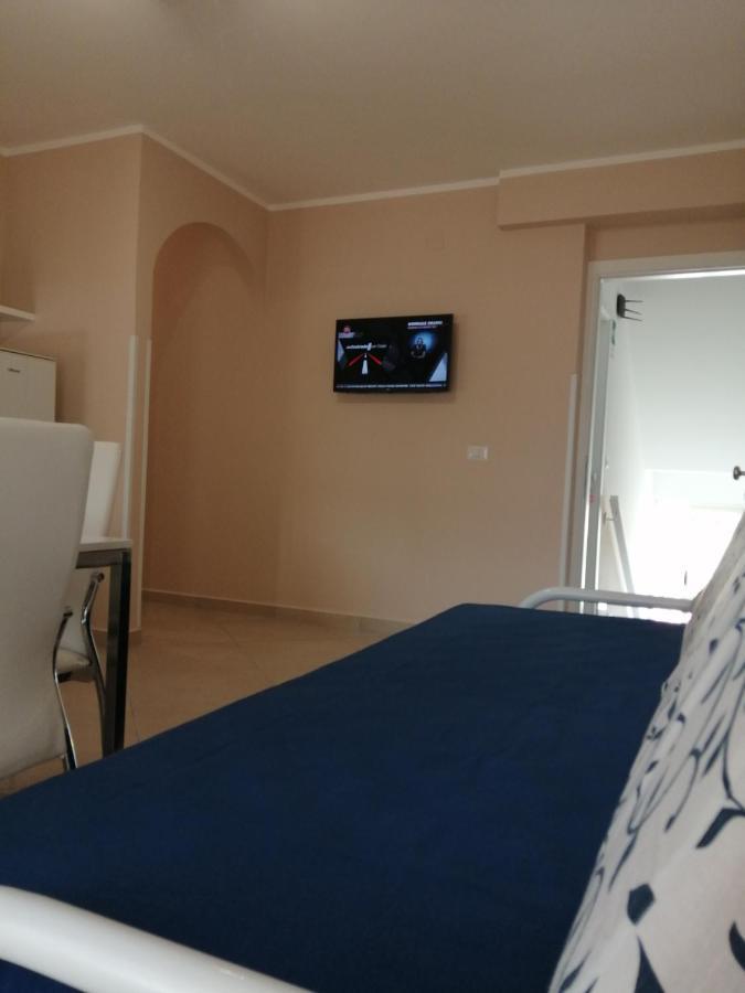 Villa Laura Residence Hotel Apartments & Studios Ашеа Екстер'єр фото