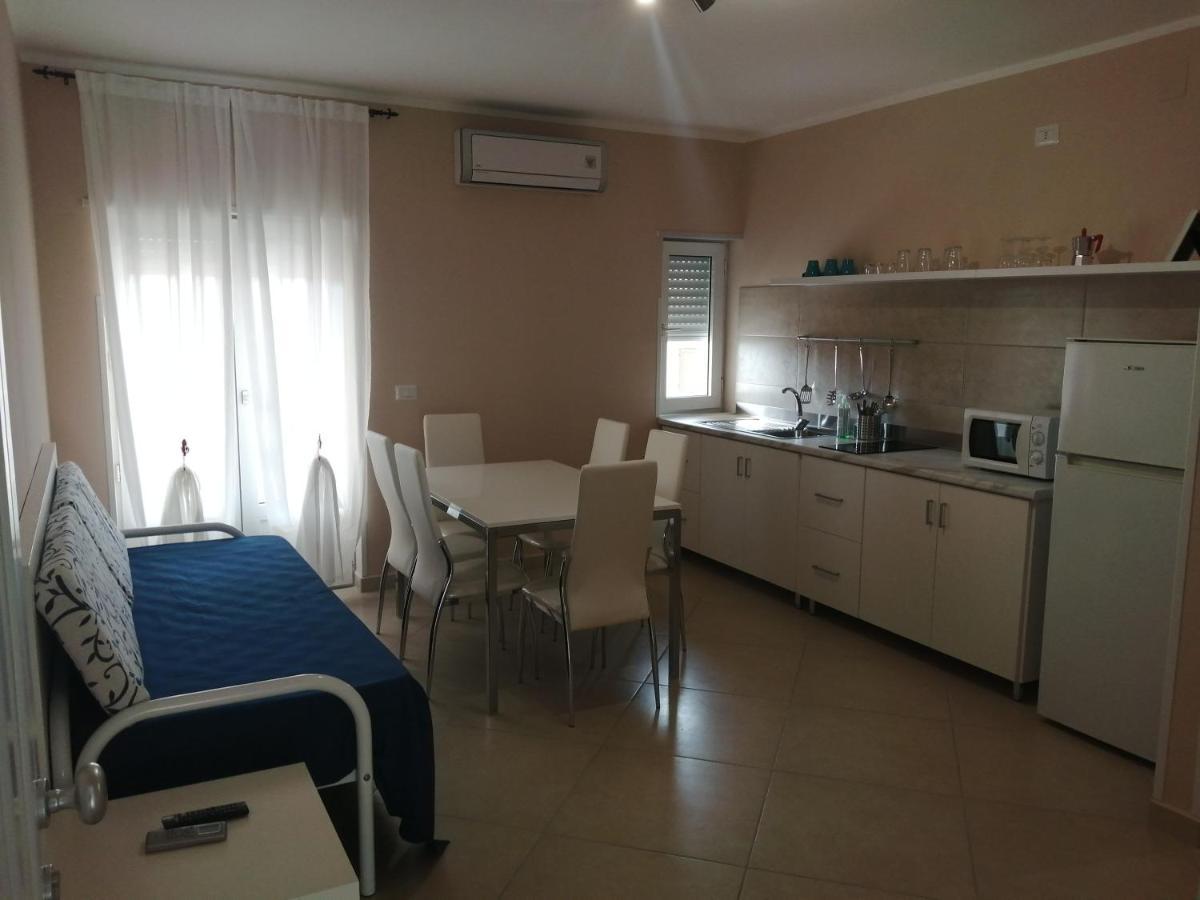 Villa Laura Residence Hotel Apartments & Studios Ашеа Екстер'єр фото
