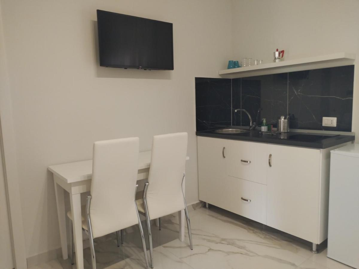 Villa Laura Residence Hotel Apartments & Studios Ашеа Екстер'єр фото