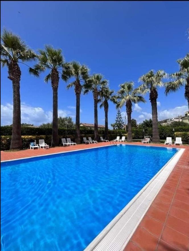 Villa Laura Residence Hotel Apartments & Studios Ашеа Екстер'єр фото