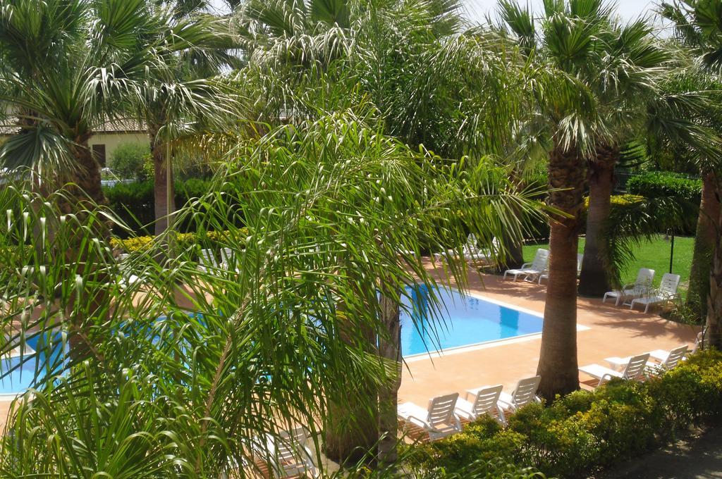 Villa Laura Residence Hotel Apartments & Studios Ашеа Екстер'єр фото