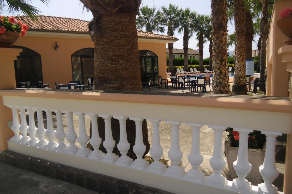 Villa Laura Residence Hotel Apartments & Studios Ашеа Екстер'єр фото