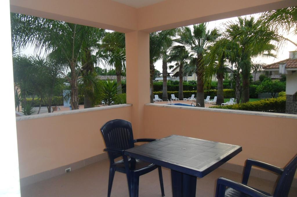 Villa Laura Residence Hotel Apartments & Studios Ашеа Екстер'єр фото