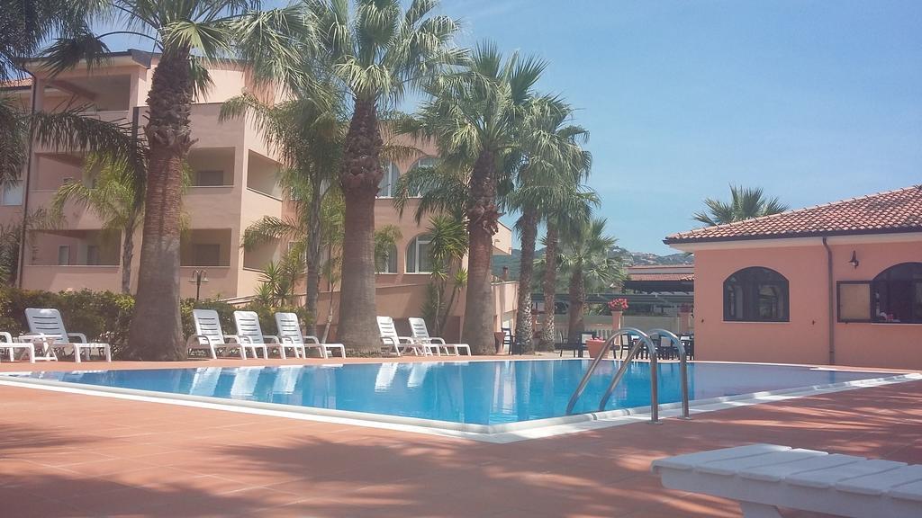 Villa Laura Residence Hotel Apartments & Studios Ашеа Екстер'єр фото