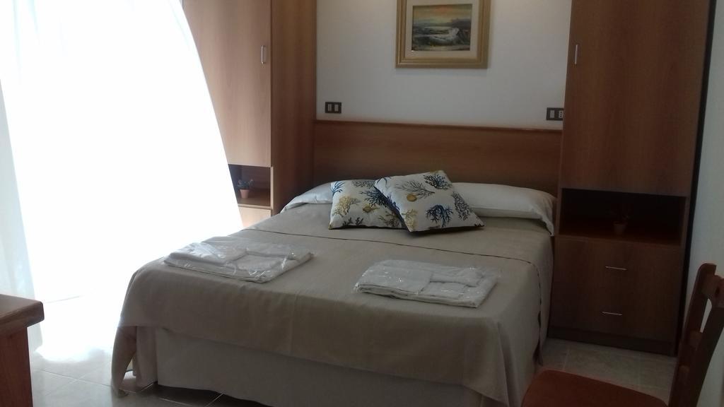 Villa Laura Residence Hotel Apartments & Studios Ашеа Екстер'єр фото