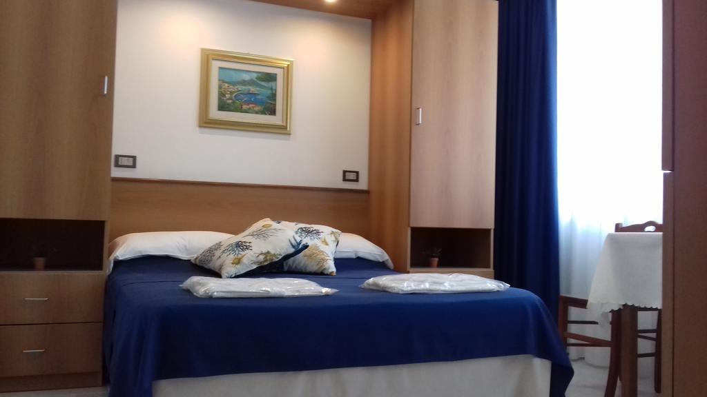 Villa Laura Residence Hotel Apartments & Studios Ашеа Екстер'єр фото
